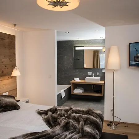 מלון דירות Panorama 4*